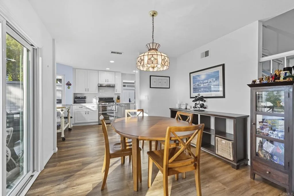 https://cdn.realtyfeed.com/cdn/127/306547896/9f99cdec1ac4efe8ef9afd1ba3cfc6e1.webp