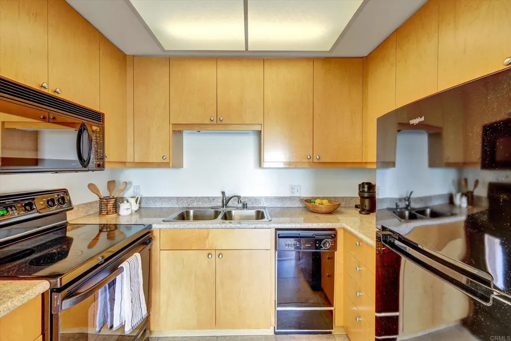 https://cdn.realtyfeed.com/cdn/127/306547959/03f2d7131c138a43249e11f0173657e0.webp