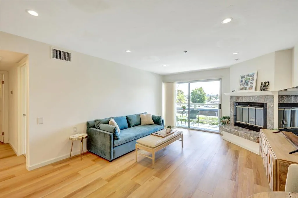 https://cdn.realtyfeed.com/cdn/127/306547959/4418e1b6308f0d668aaf06fc2bdda3d2.webp