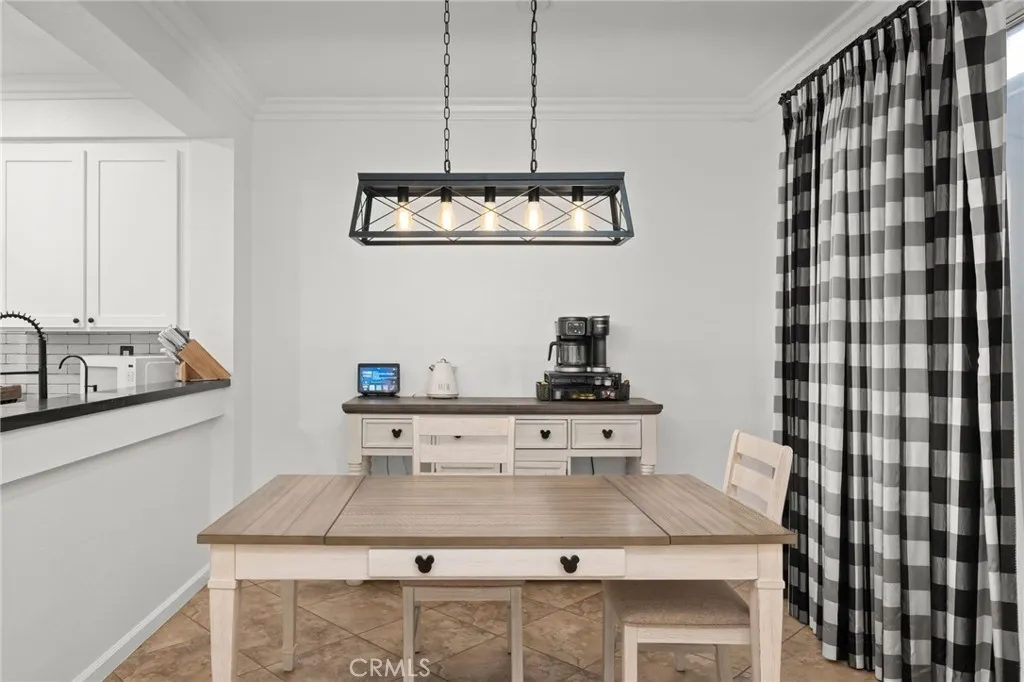https://cdn.realtyfeed.com/cdn/127/306547973/f8e710def8ca56820ce18bf9fedc9e21.webp