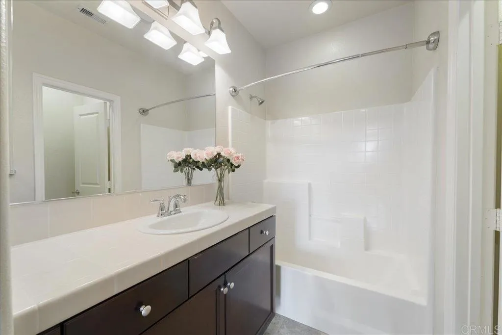 https://cdn.realtyfeed.com/cdn/127/306547984/62f9b659ab5d42deb1de722b160ccf31.webp