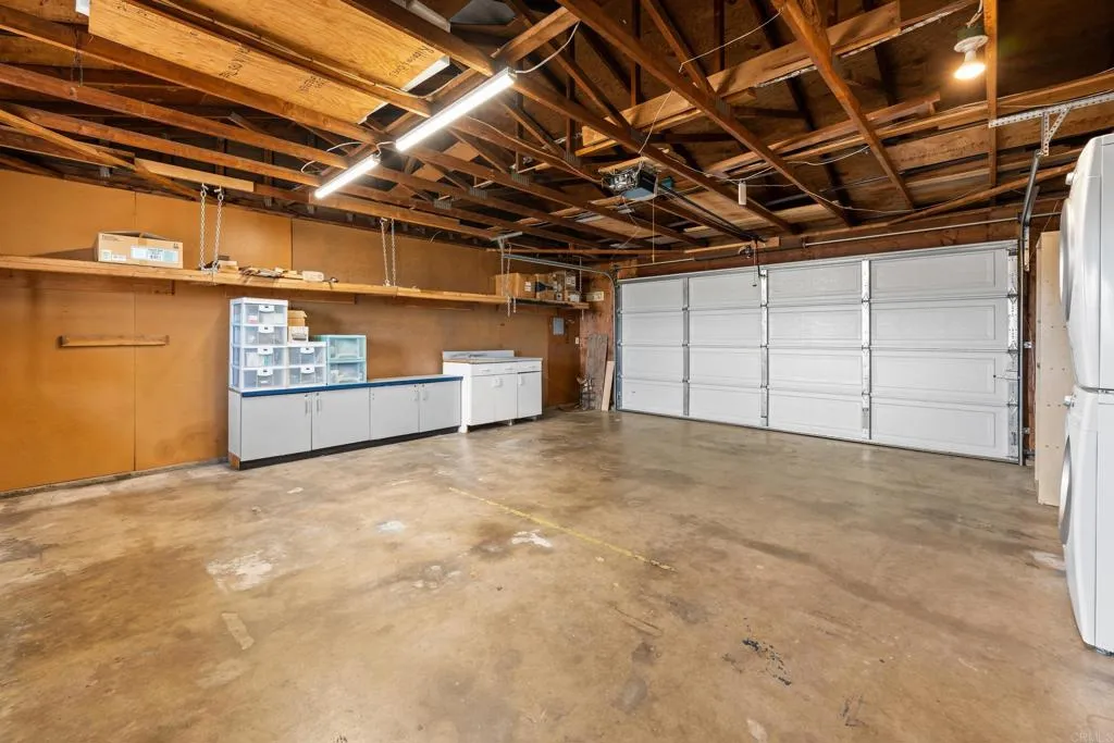https://cdn.realtyfeed.com/cdn/127/306547985/6cbf6dde25fc92861f1d4645b6b72cdf.webp