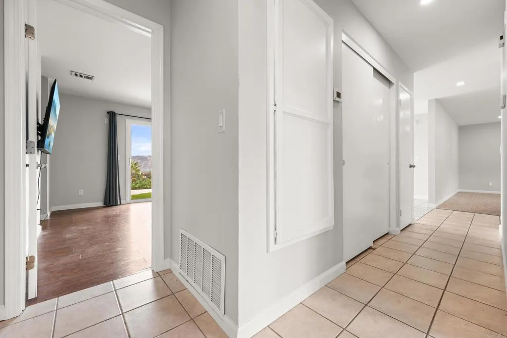 https://cdn.realtyfeed.com/cdn/127/306547985/9882713aabd6192095976ee80f3a2612.webp