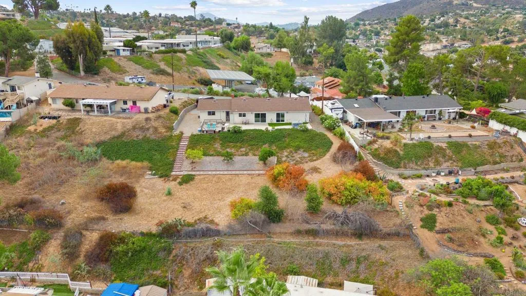 https://cdn.realtyfeed.com/cdn/127/306547985/e2c2a848348ecc200434abe613ca6503.webp
