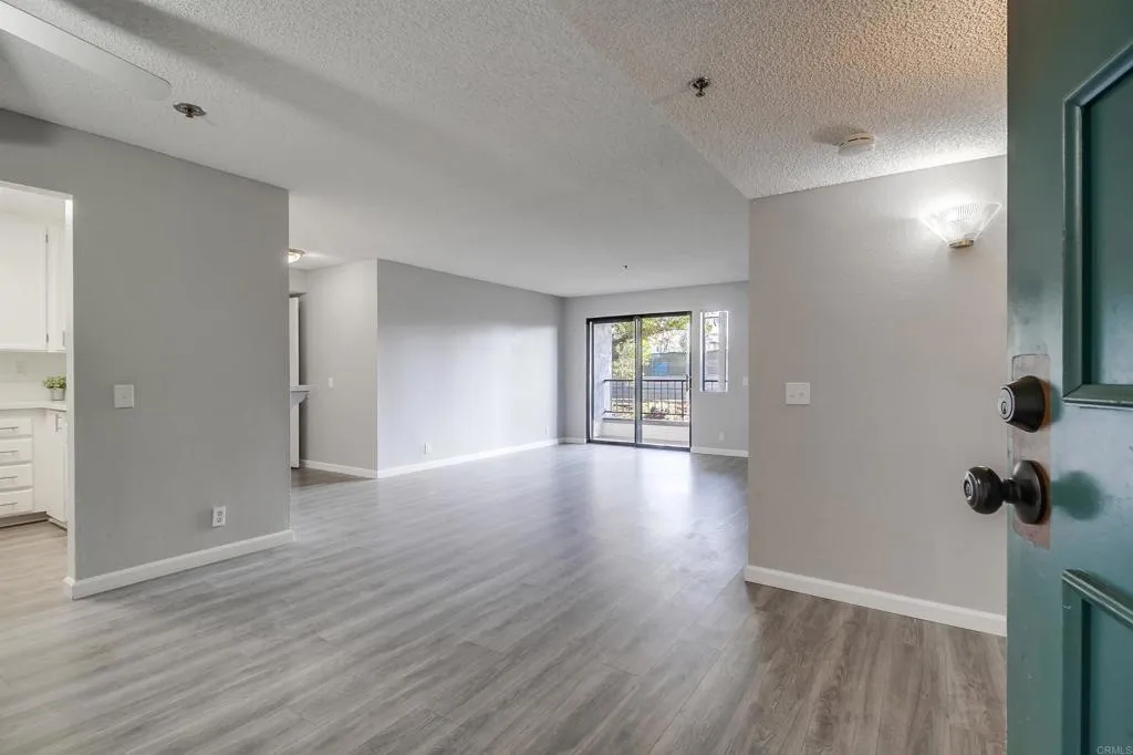 https://cdn.realtyfeed.com/cdn/127/306548012/0e808581453e326aacf2d449e54cfe70.webp