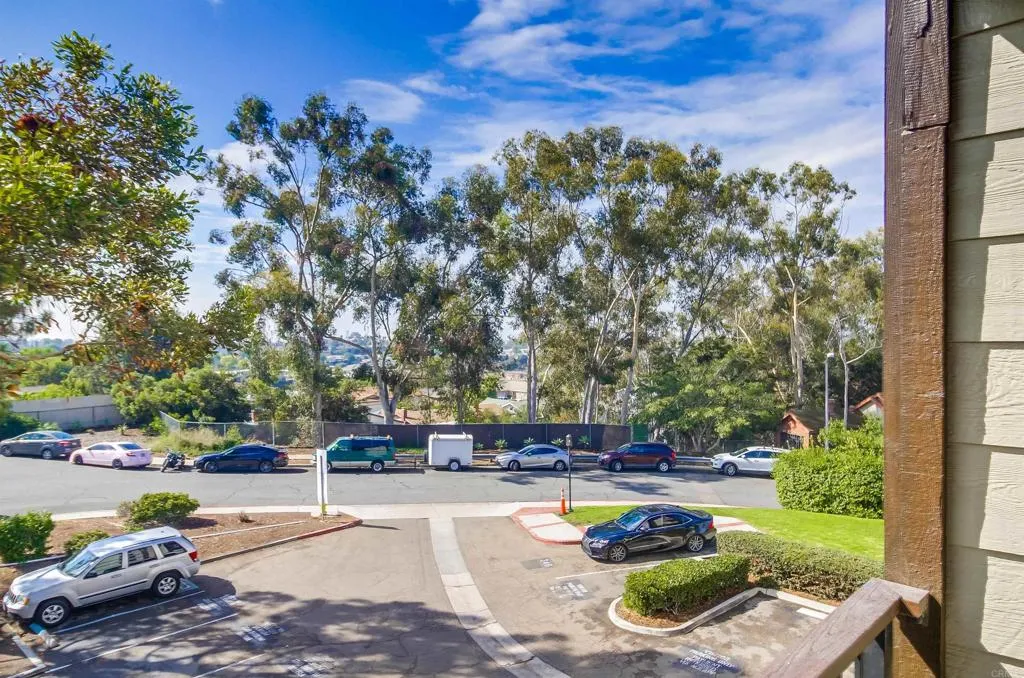 https://cdn.realtyfeed.com/cdn/127/306548012/8dbaee3d377bd8dfedc27186e3b241f4.webp