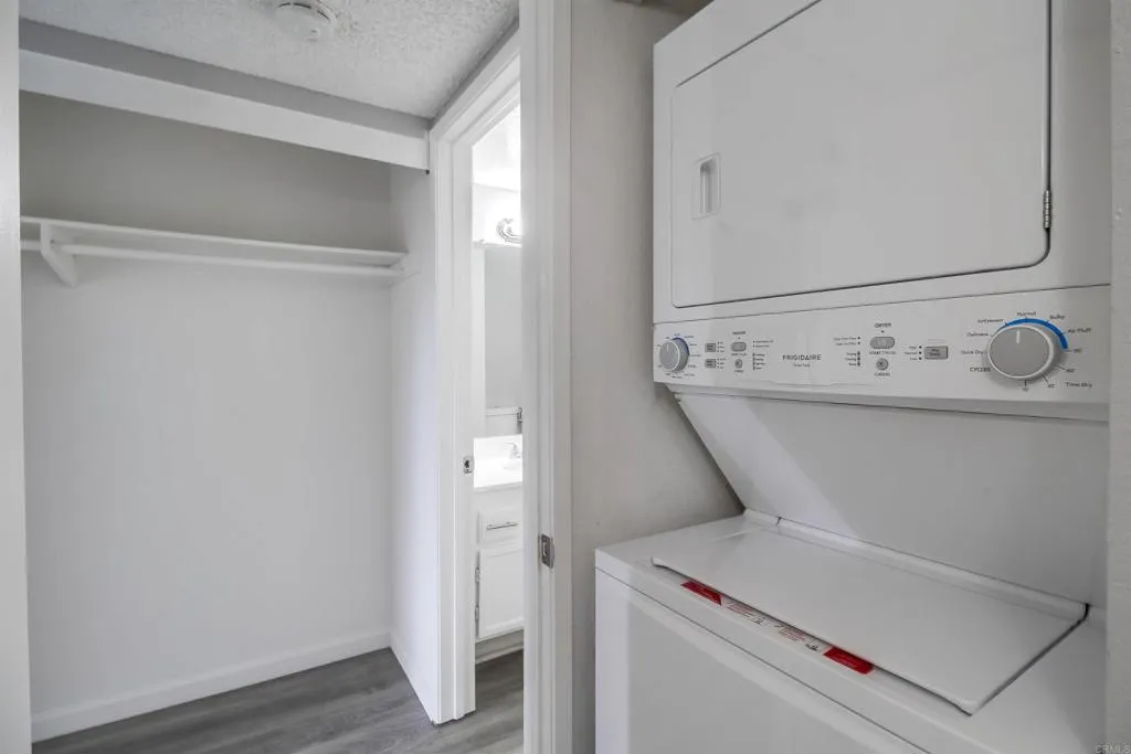 https://cdn.realtyfeed.com/cdn/127/306548012/fcb6dfb7b27c94bd483b6c4dba464f90.webp