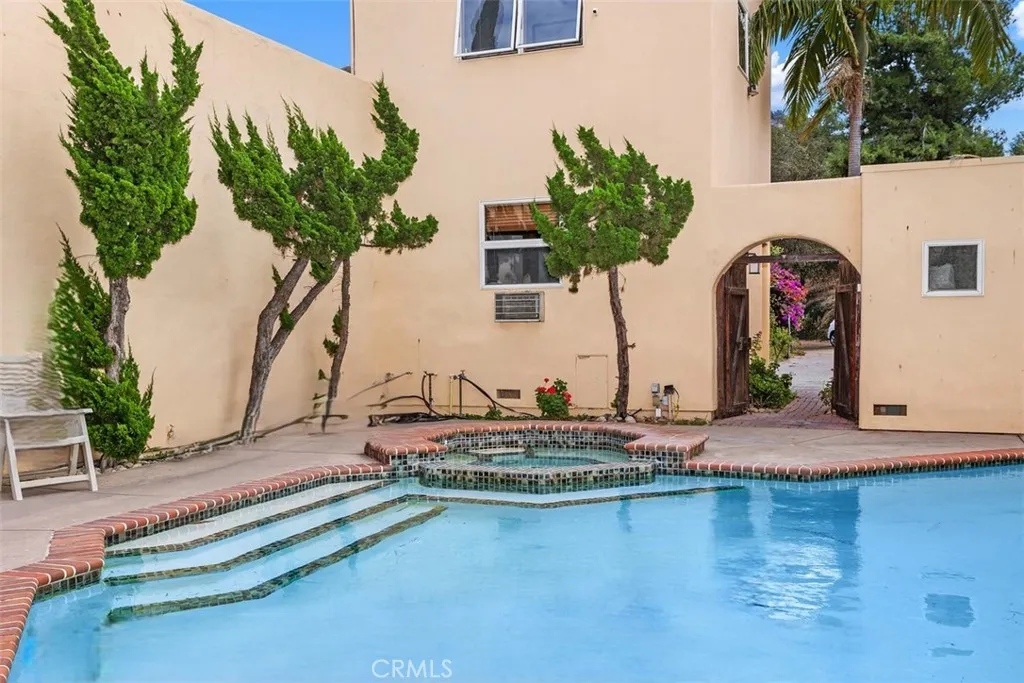https://cdn.realtyfeed.com/cdn/127/306548019/531d5516a9c0eb6b8a0c1f9aa6e21c60.webp