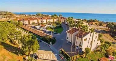 7039 Camino Pacheco, San Diego, CA, 92111