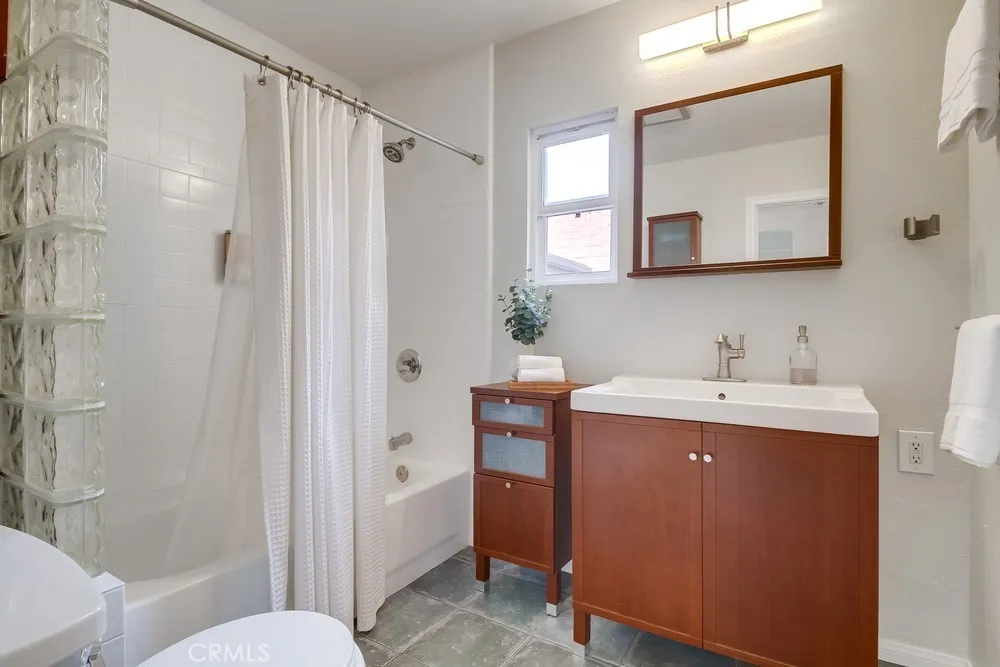 https://cdn.realtyfeed.com/cdn/127/306548045/a6b105a6ffe03e9832b41b937542ac69.webp