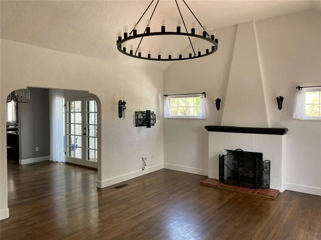https://cdn.realtyfeed.com/cdn/127/306548064/23f4e12b3b3ffd8679ac903cb10c0f68.webp