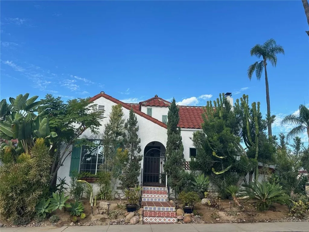4596 Vista Street