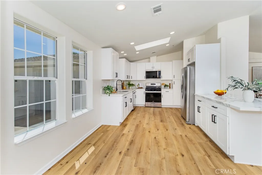 https://cdn.realtyfeed.com/cdn/127/306548156/26a27db36738b12c46981fd0c06b9f43.webp