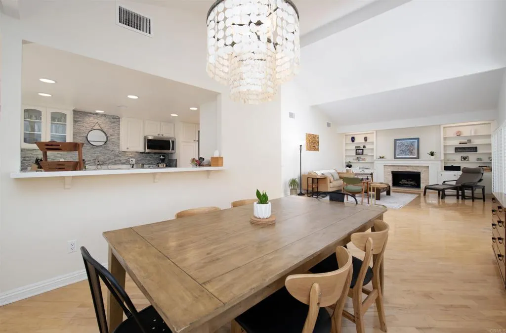 https://cdn.realtyfeed.com/cdn/127/306548201/d557b9dd8b517cededca2435b12bd200.webp