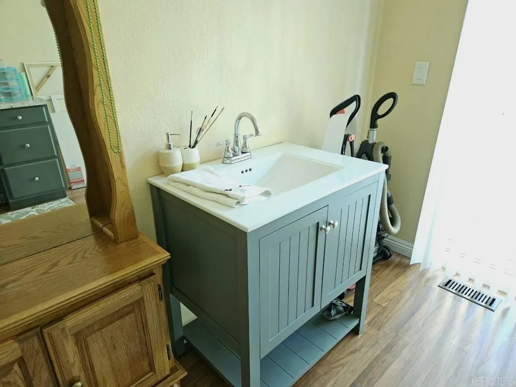 https://cdn.realtyfeed.com/cdn/127/306548216/b772eb5afd30b2223696be3459534423.webp