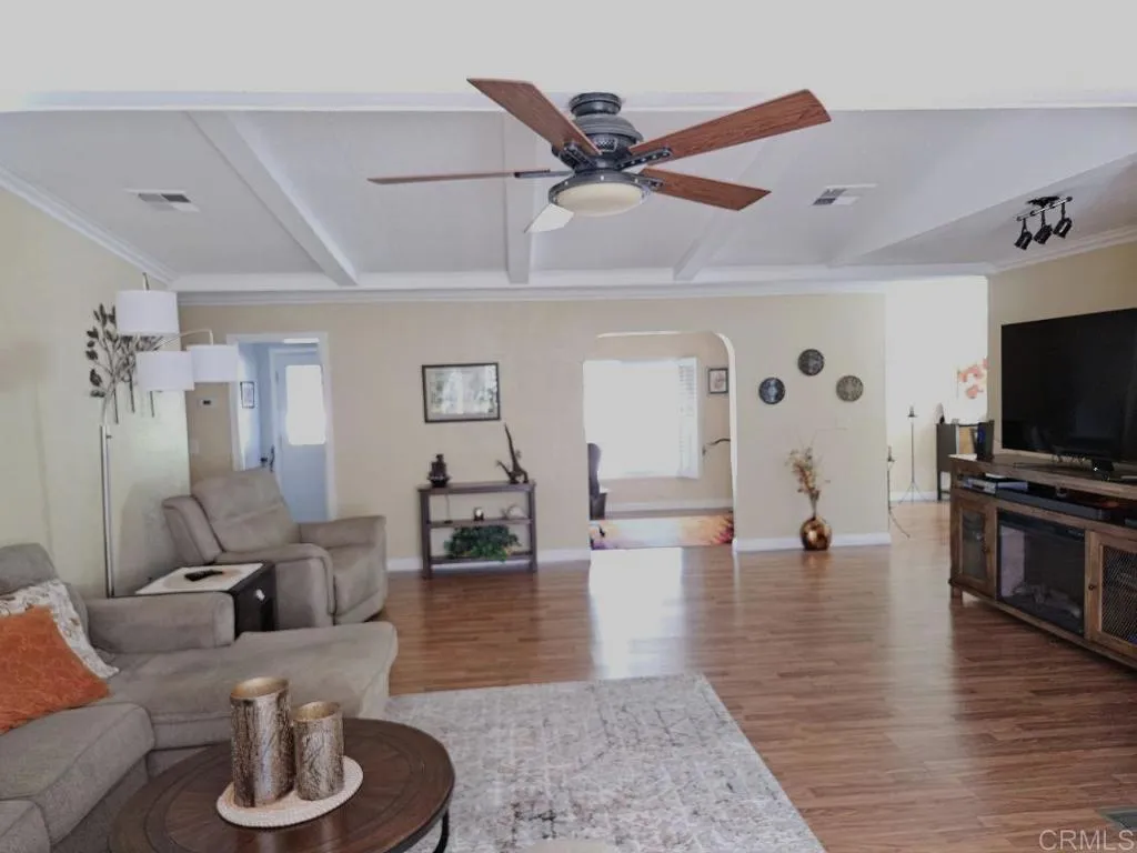 https://cdn.realtyfeed.com/cdn/127/306548216/f185368d42c7bef848beb81c66abc8b6.webp