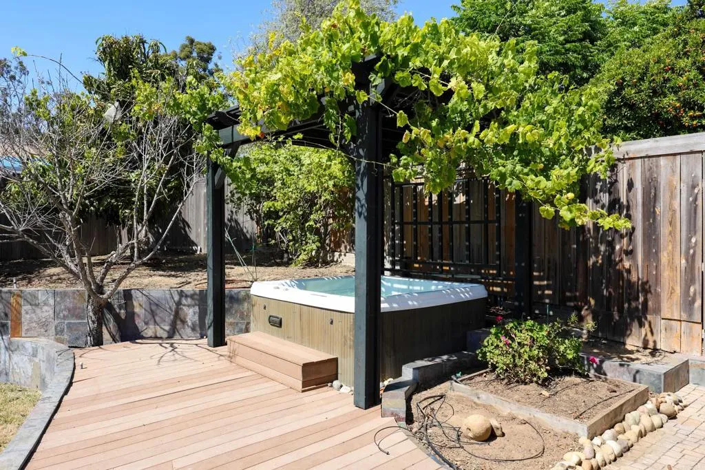 https://cdn.realtyfeed.com/cdn/127/306548249/941e9f6b82ea0ceb697e684770e26a45.webp