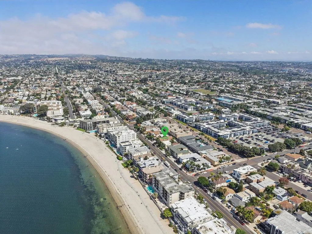 https://cdn.realtyfeed.com/cdn/127/306548294/98917c0cea8b470c4b5655ff5e373a05.webp