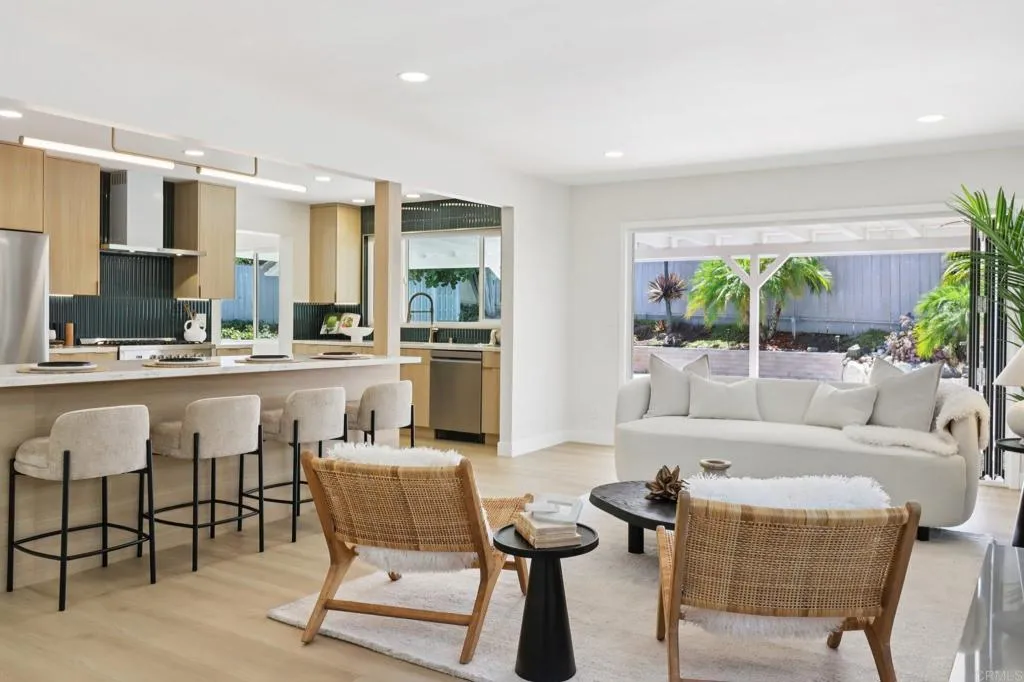 https://cdn.realtyfeed.com/cdn/127/306548306/1a1f5e57dbe479d2013e2216f91098c1.webp