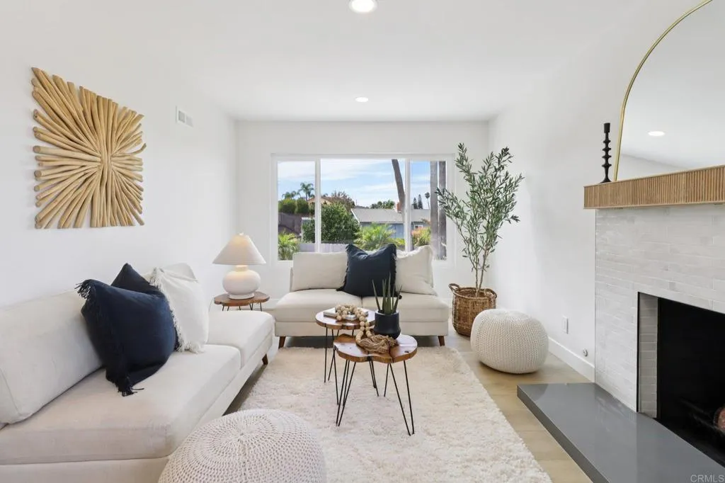 https://cdn.realtyfeed.com/cdn/127/306548306/7f6f458ea9b73f22d48ef51fc7863f6e.webp