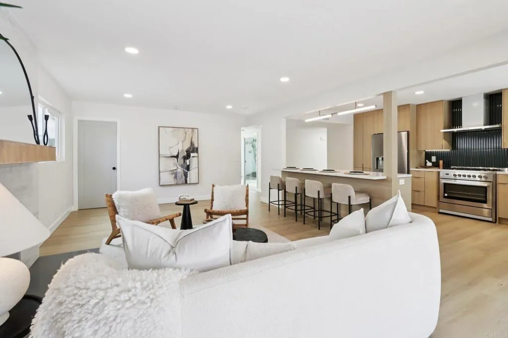 https://cdn.realtyfeed.com/cdn/127/306548306/964132312a1f10d49f36ccbcbae9cd33.webp