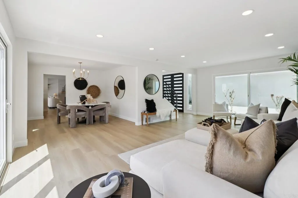 https://cdn.realtyfeed.com/cdn/127/306548306/a5f76a12919e6ed70daba56acf747175.webp