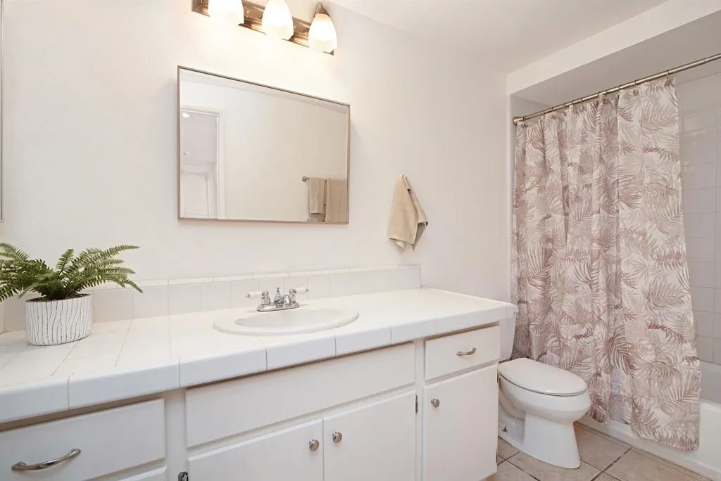 https://cdn.realtyfeed.com/cdn/127/306548346/558a0d6fd91edd081b103d8b31cf34d9.webp