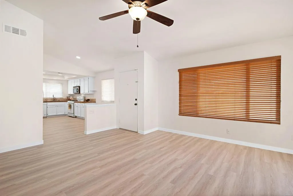 https://cdn.realtyfeed.com/cdn/127/306548346/ab261eb92e0fd9ac4af103423b60ca08.webp