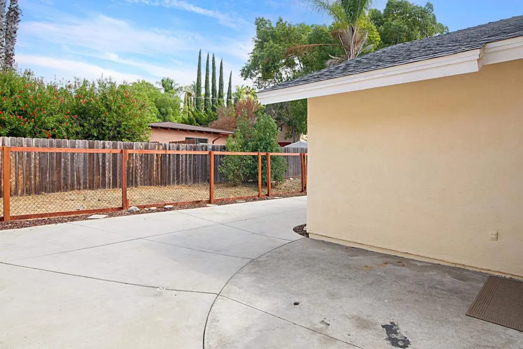 https://cdn.realtyfeed.com/cdn/127/306548346/eef3b1fd6c1aeedbf6ef8c1ca97b95c3.webp