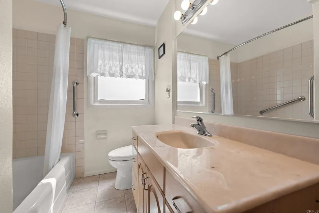 https://cdn.realtyfeed.com/cdn/127/306548428/48f17e5defbfb56f92813f965a9896f9.webp
