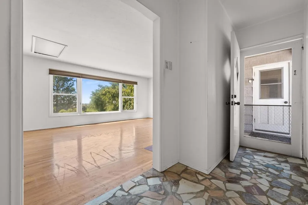 https://cdn.realtyfeed.com/cdn/127/306548428/b8064bdeaa6874f58324b2891c0f9c2a.webp
