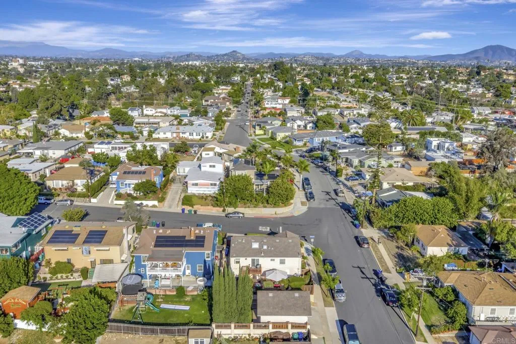https://cdn.realtyfeed.com/cdn/127/306548559/42b706983f7c9a908ddeebbe6528caf6.webp