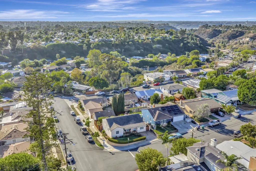 https://cdn.realtyfeed.com/cdn/127/306548559/76f2c8c2e3d6f745a43778579ea93f38.webp