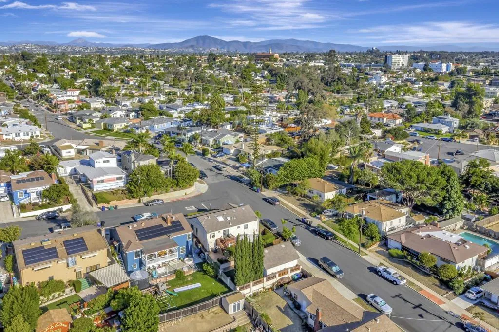 https://cdn.realtyfeed.com/cdn/127/306548559/ab41cd546238305aa4b10ed35c26693f.webp