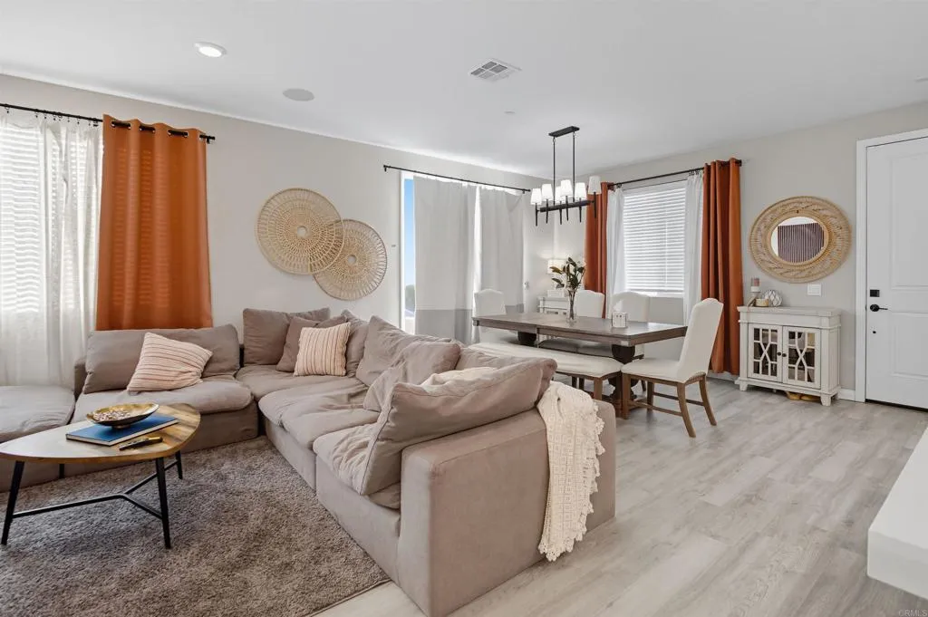 https://cdn.realtyfeed.com/cdn/127/306548622/87b6a4c27ad6895c56b8c14191077acc.webp