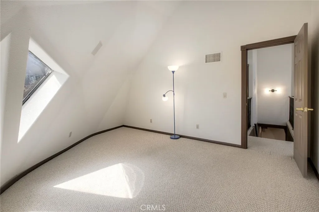 https://cdn.realtyfeed.com/cdn/127/306548713/196cc7c9f7bf9a7a8cfd6875c4ecef66.webp