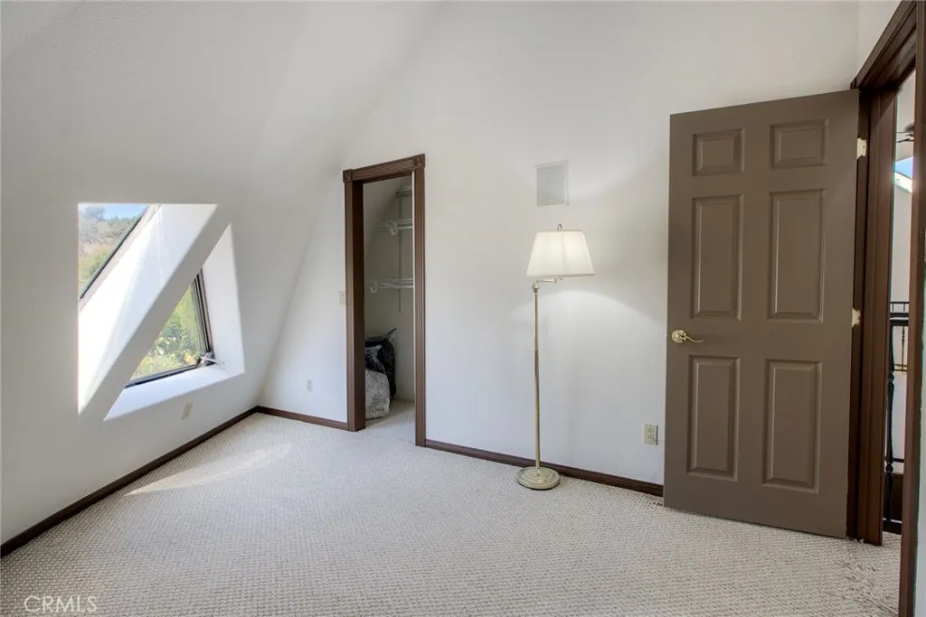 https://cdn.realtyfeed.com/cdn/127/306548713/ff9864f7c20a7370b0336be2b49d03d3.webp