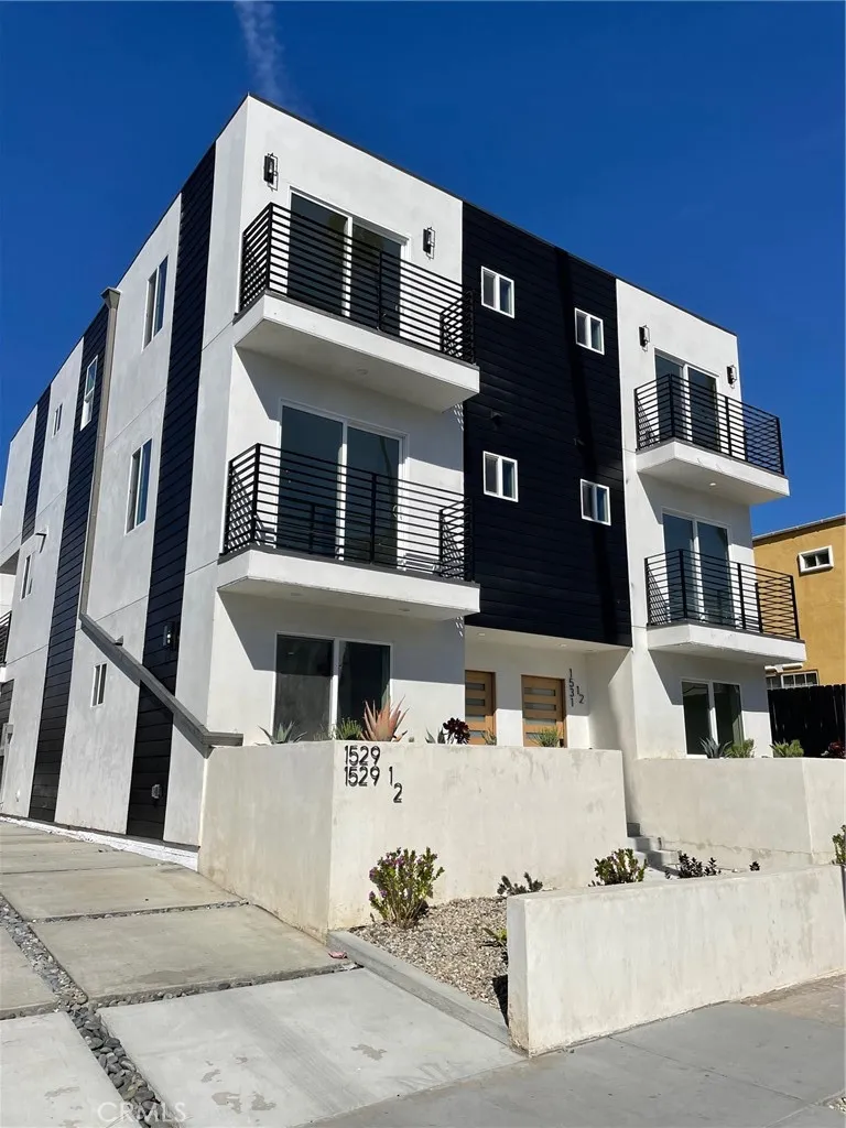 1529 Winona Boulevard, Los Angeles, CA 90027 - Main photo, Los Angeles, CA