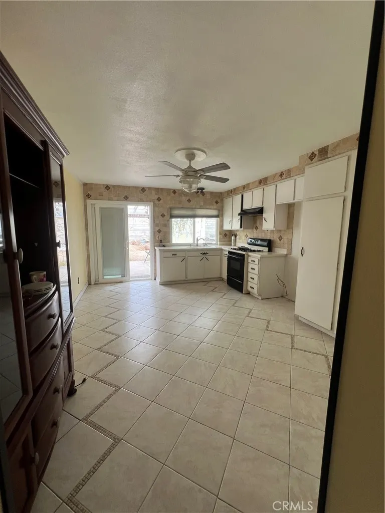 18390 Manila, Bloomington, CA 92316 - Photo 4 of 6, Bloomington, CA