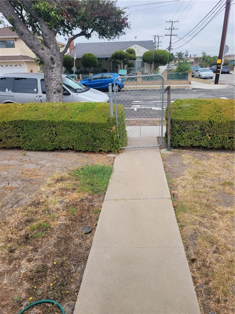 4302 133rd, Hawthorne, CA, 90250