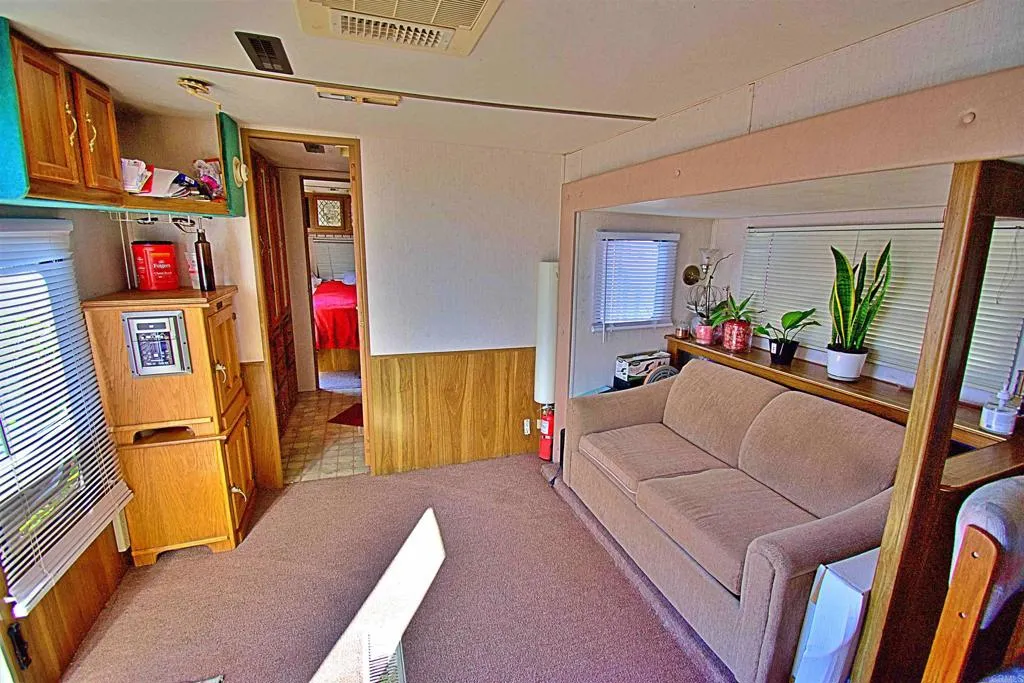 https://cdn.realtyfeed.com/cdn/127/306549177/b2b747af2f5cdf7627b81c8441fe34a7.webp