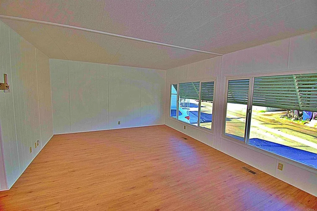 https://cdn.realtyfeed.com/cdn/127/306549179/007223b9957d6541ee1d4a04ae248dc5.webp