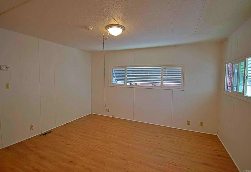 https://cdn.realtyfeed.com/cdn/127/306549179/261ff3f1c88b03a726094d9d45245e9b.webp
