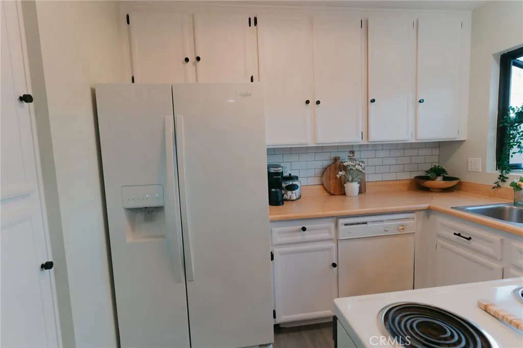 https://cdn.realtyfeed.com/cdn/127/306549226/40f522aab1ea55f2d7be126307519103.webp