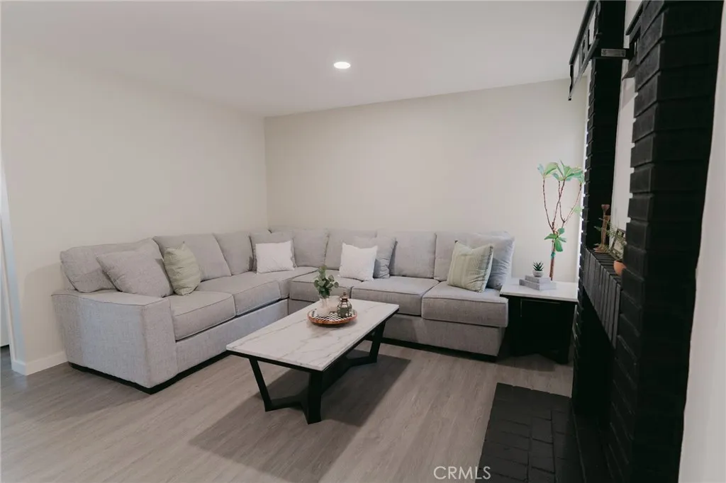 https://cdn.realtyfeed.com/cdn/127/306549226/9e6ab049f57dca86b08e2818a98c501a.webp