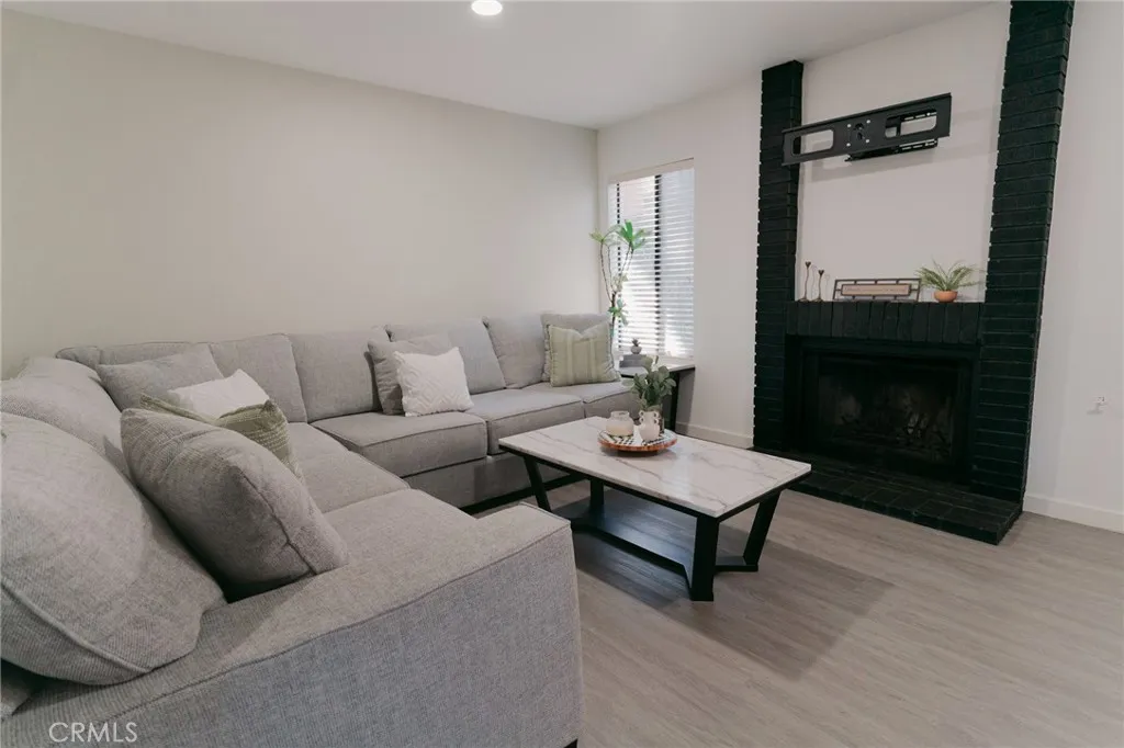 Photo #5: IG25222760 Listing: Photo #5