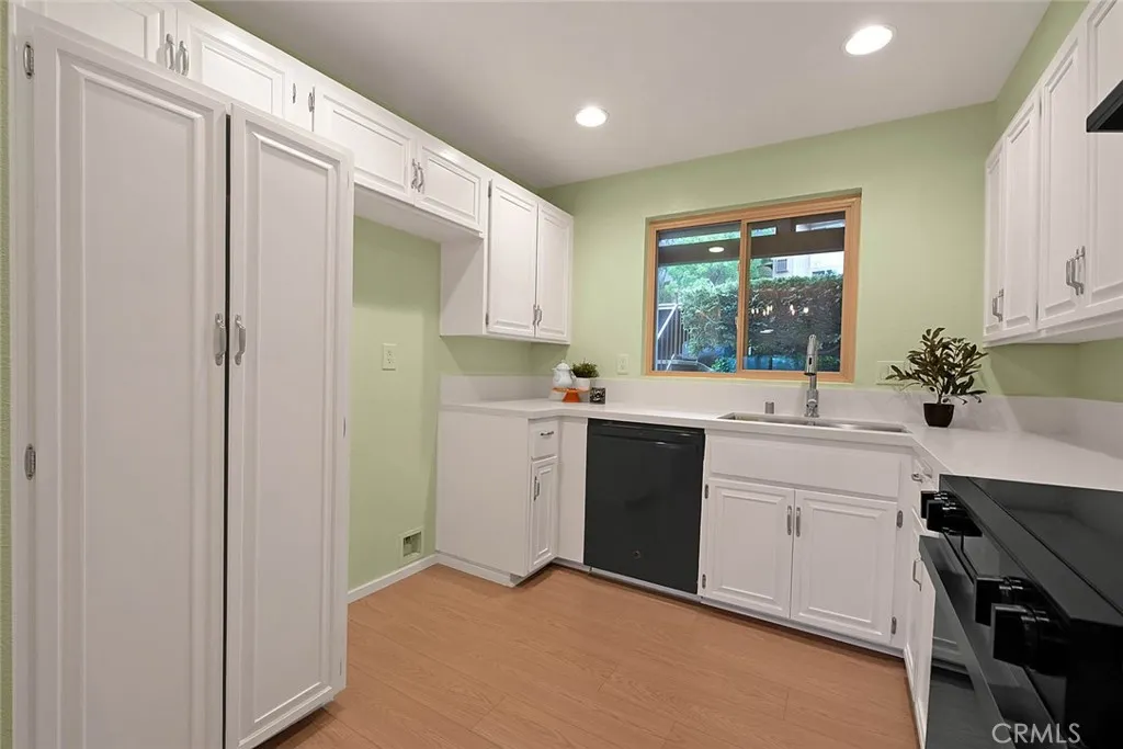 https://cdn.realtyfeed.com/cdn/127/306549306/33d26aa696f48b29c3202394e8393fd8.webp