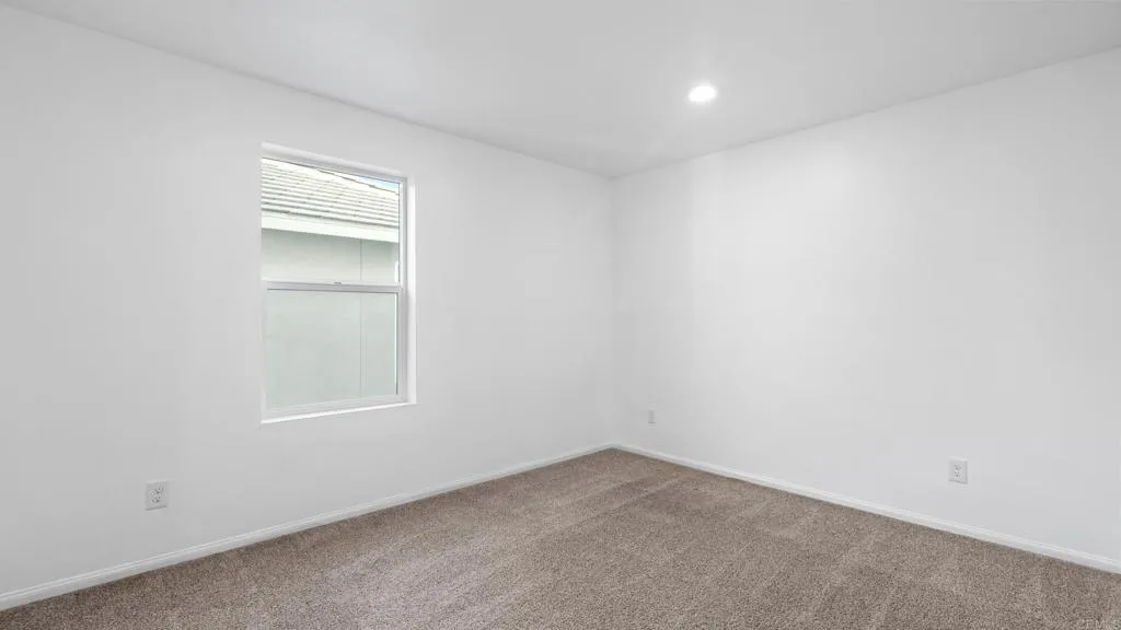 https://cdn.realtyfeed.com/cdn/127/306549311/430cbf3531b62fcf32939854fac98045.webp
