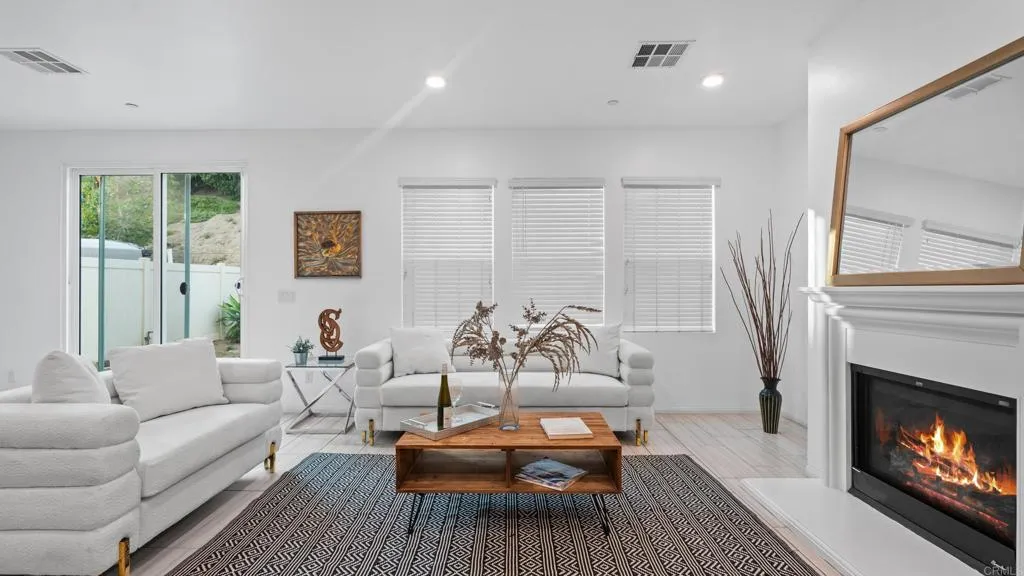 https://cdn.realtyfeed.com/cdn/127/306549311/90917b214d3573e64186204fd0ff8e58.webp