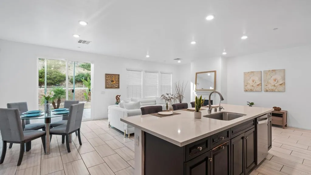 https://cdn.realtyfeed.com/cdn/127/306549311/f4775d3c5b3956678f398c476b8cb896.webp